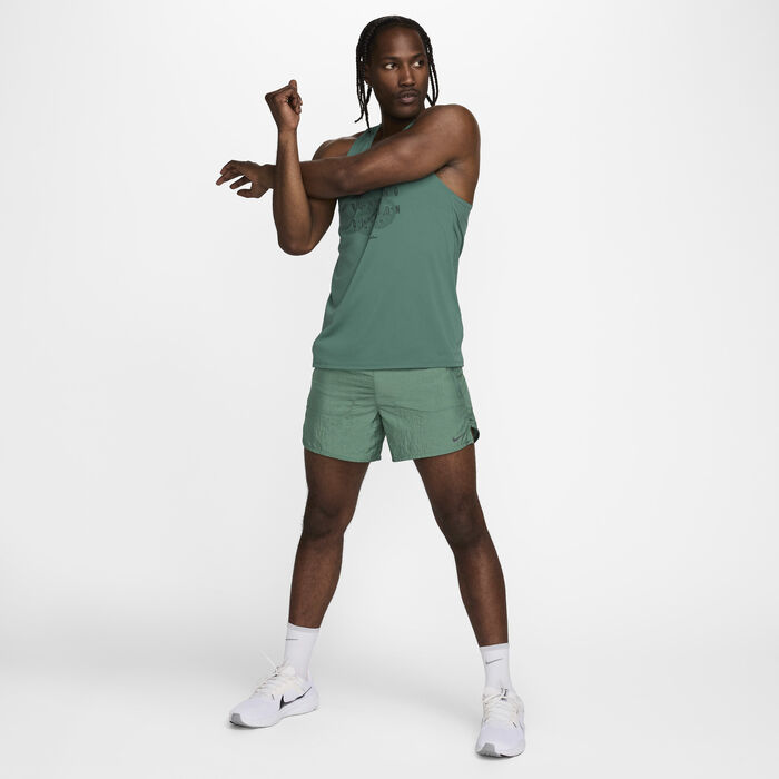 نايكي سترايد رانينج ديفجن شورت الجري دراي-فت بريف-لايند للرجال - مقاس 13 سم (تقريبًا) أخضر image number 8