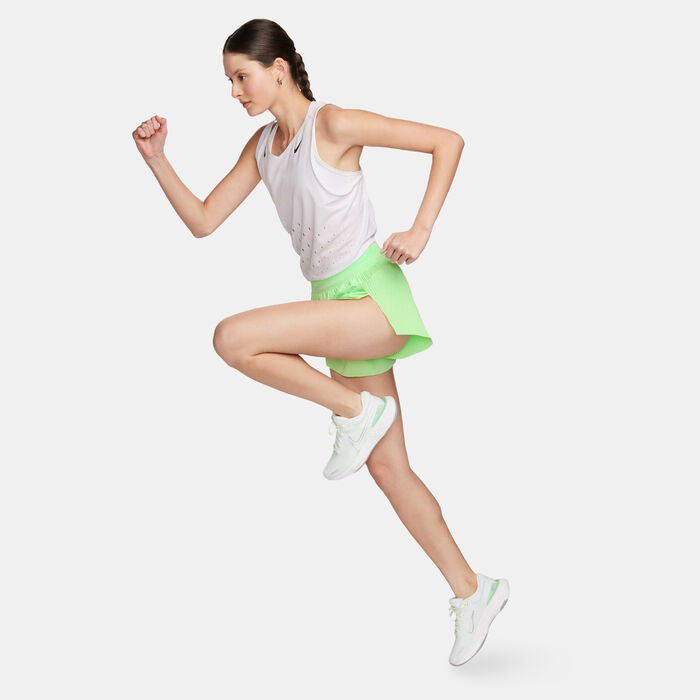 نايكي ايروسويفت شورت الجري دراي-فت ADV بريف لايند بخصر متوسط للنساء - 8 سم (تقريبًا) أخضر image number 1