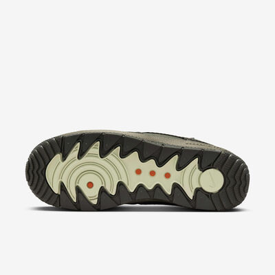 نايكي اير فورس 1 وايلد حذاء للنساء أخضر