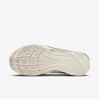 نايكي حذاء التمرين ليبرون TR 1 للرجال بنى