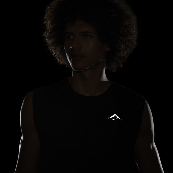 نايكي تريل سولار تشيس تيشيرت الجري بلا أكمام دراي-فت للرجال أسود image number 7