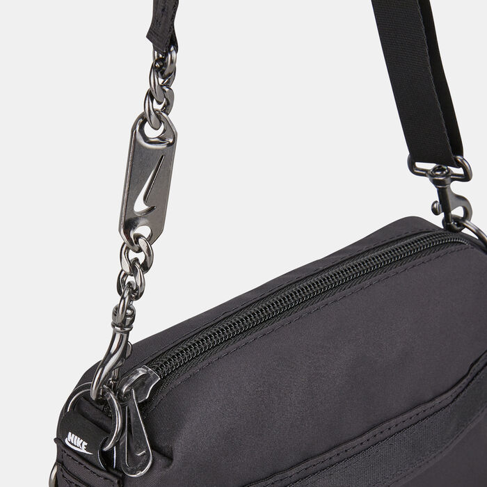 نايكي حقيبة سبورتسوير فيوتورا لوكس كروس-بودي للنساء (1 لتر) أسود image number 3