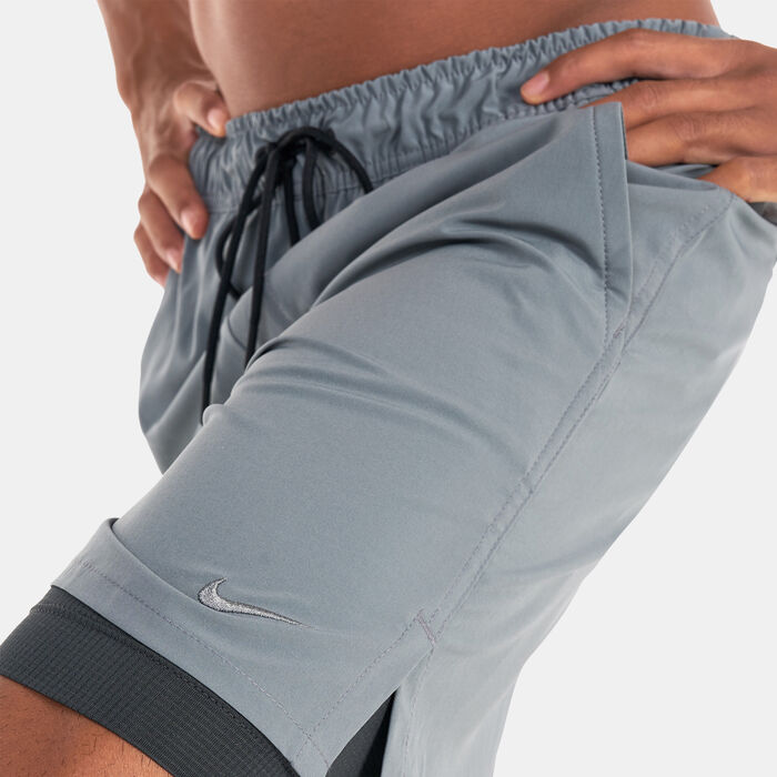 نايكي انليميتد شورت دراي-فت 18 سم (تقريبًا.) 2 في 1 فيرستايل للرجال رمادي image number 3