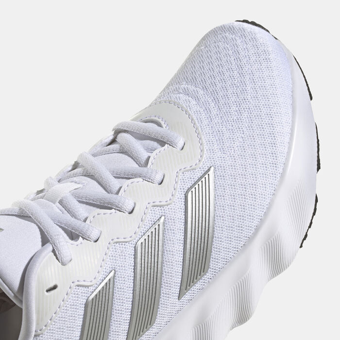 اديداس حذاء الجري سويتش موف للنساء أبيض image number 6