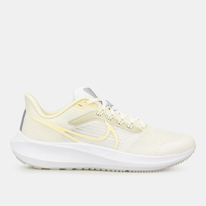 نايكي حذاء اير زوم بيجاسوس 39 للنساء عاجي image number 0