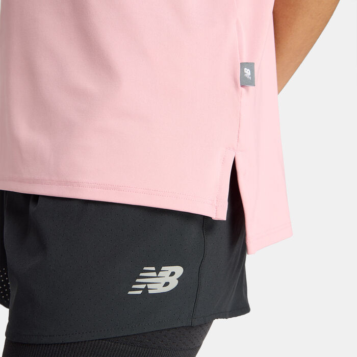 نيو بالانس تيشيرت لينير بيرفورمانس للنساء وردي image number 3