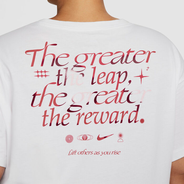 نايكي تيشيرت سبورتسوير سووش بوكسي للنساء أبيض image number 3